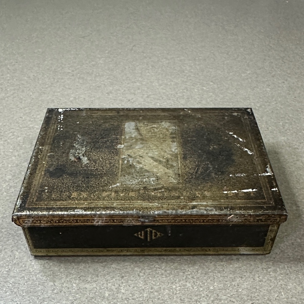 Vintage-Cutex Tin Litho Box. Cutex 5 minute manicure box.